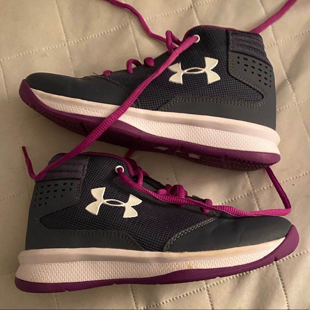 Kid's Under Armour Basketball Shoes - Gray/Purple